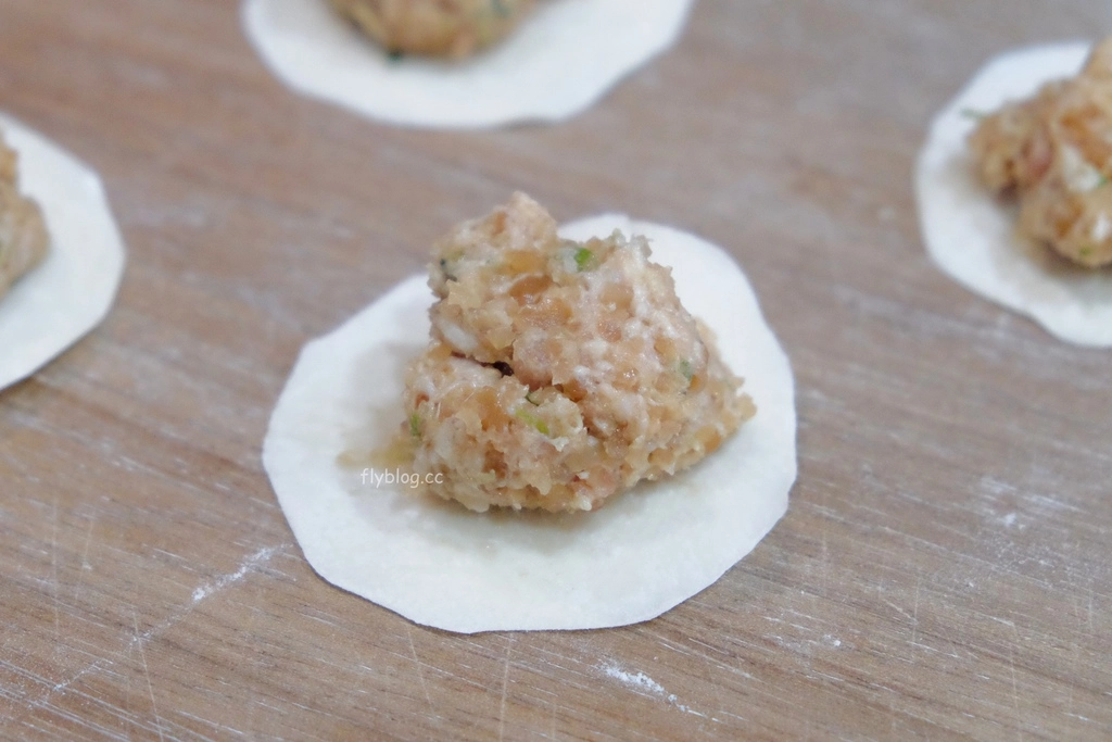 台中大里｜美滿小籠包，號稱大里平價的鼎泰豐小籠包，人品好才吃的到 @飛天璇的口袋