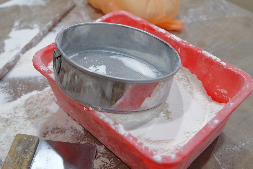 台中大里｜美滿小籠包，號稱大里平價的鼎泰豐小籠包，人品好才吃的到 @飛天璇的口袋