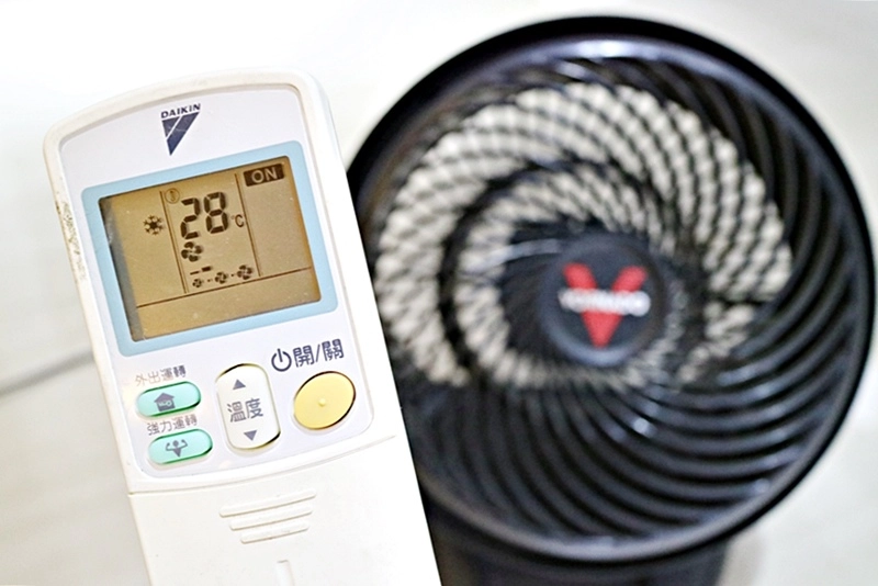 北極熊哭哭了~節省電力愛地球，也更愛護荷包，節電奬勵活動你參加了嗎？ @飛天璇的口袋