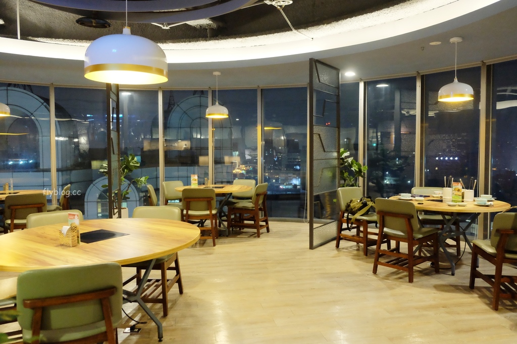 藍象廷泰式火鍋吃到飽｜429元泰式火鍋吃到飽起，泰式料理單點只要100元，台中大魯閣新世代購物中心 @飛天璇的口袋