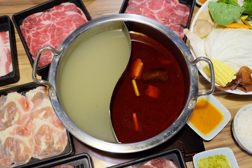 藍象廷泰式火鍋吃到飽｜429元泰式火鍋吃到飽起，泰式料理單點只要100元，台中大魯閣新世代購物中心 @飛天璇的口袋