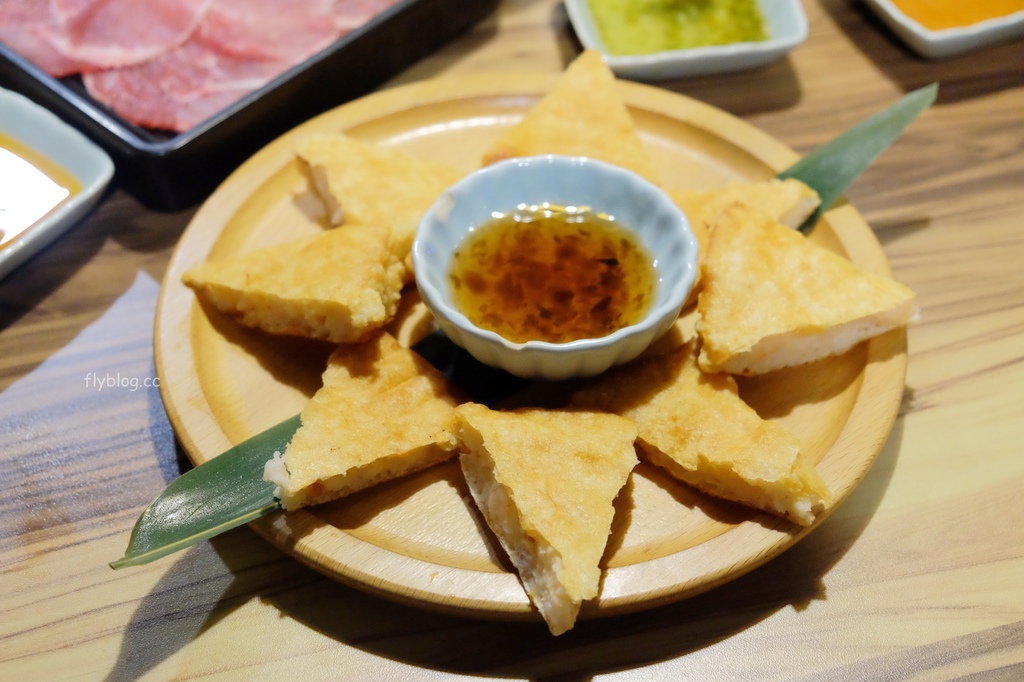 藍象廷泰式火鍋吃到飽｜429元泰式火鍋吃到飽起，泰式料理單點只要100元，台中大魯閣新世代購物中心 @飛天璇的口袋