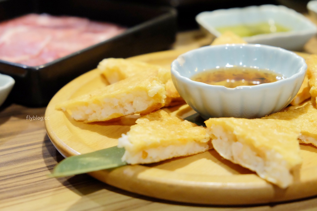 藍象廷泰式火鍋吃到飽｜429元泰式火鍋吃到飽起，泰式料理單點只要100元，台中大魯閣新世代購物中心 @飛天璇的口袋