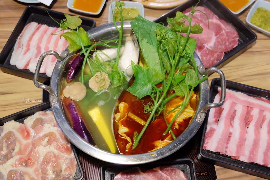 藍象廷泰式火鍋吃到飽｜429元泰式火鍋吃到飽起，泰式料理單點只要100元，台中大魯閣新世代購物中心 @飛天璇的口袋