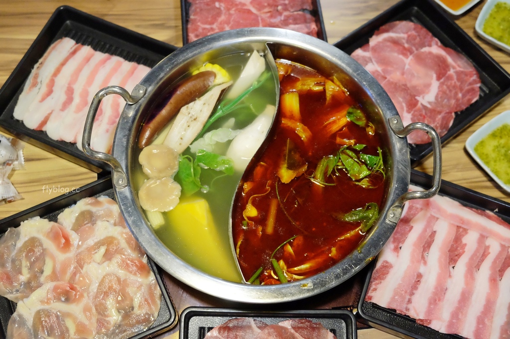 藍象廷泰式火鍋吃到飽｜429元泰式火鍋吃到飽起，泰式料理單點只要100元，台中大魯閣新世代購物中心 @飛天璇的口袋