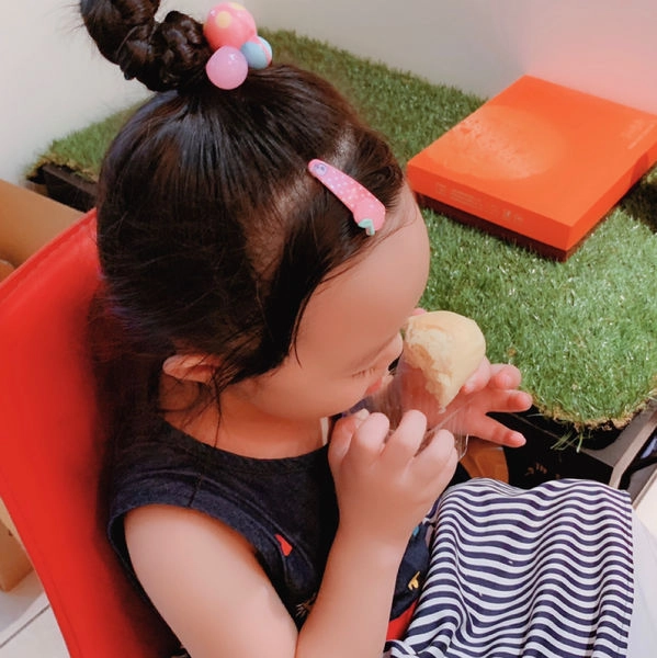 熊熊找不到｜好吃清爽不甜膩的金沙酥，10月中才正式開幕，中秋節檔期停止接單了哦！ @飛天璇的口袋