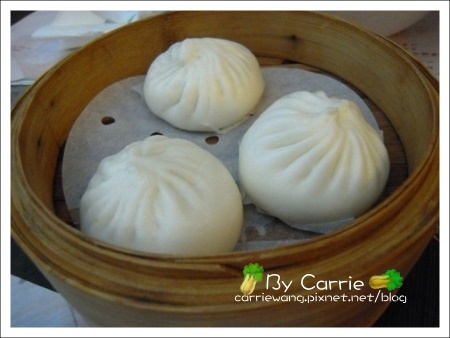 【香港美食推薦】鏞記酒家飛天燒鵝(米其林一顆星)v.s翡翠拉麵小籠包(香港機場) @飛天璇的口袋