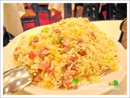 【香港美食推薦】鏞記酒家飛天燒鵝(米其林一顆星)v.s翡翠拉麵小籠包(香港機場) @飛天璇的口袋