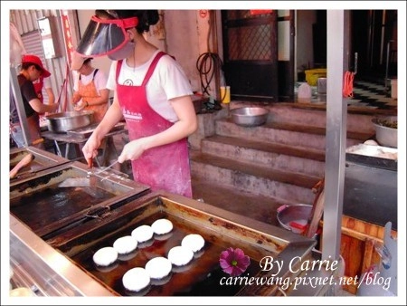 【大甲小吃美食】大甲炸粿+一品香水煎包+大甲芋頭城+裕珍馨奶油酥餅 @飛天璇的口袋