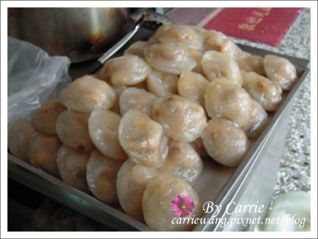 阿三肉圓｜榮獲多屆肉圓節冠軍的阿三肉圓，脆皮肉圓有特色，內餡干貝很奢華 @飛天璇的口袋