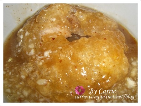 阿三肉圓｜榮獲多屆肉圓節冠軍的阿三肉圓，脆皮肉圓有特色，內餡干貝很奢華 @飛天璇的口袋