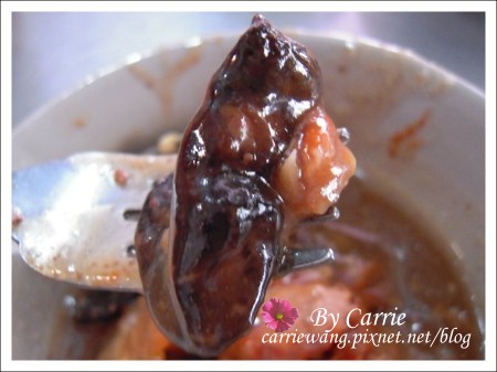 阿三肉圓｜榮獲多屆肉圓節冠軍的阿三肉圓，脆皮肉圓有特色，內餡干貝很奢華 @飛天璇的口袋