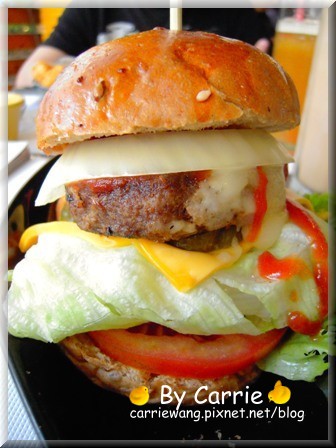 【台中美式餐廳】牛逼洋行 Noob Burger。下巴會脫臼的漢堡 @飛天璇的口袋