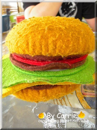 【台中美式餐廳】牛逼洋行 Noob Burger。下巴會脫臼的漢堡 @飛天璇的口袋