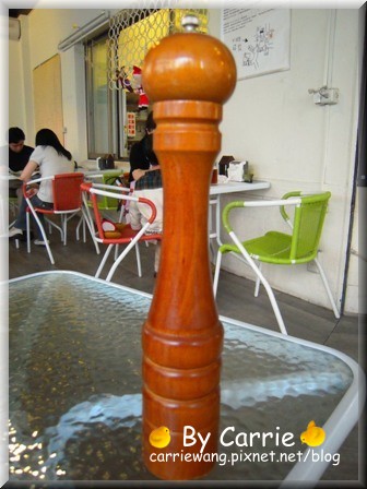 【台中美式餐廳】牛逼洋行 Noob Burger。下巴會脫臼的漢堡 @飛天璇的口袋