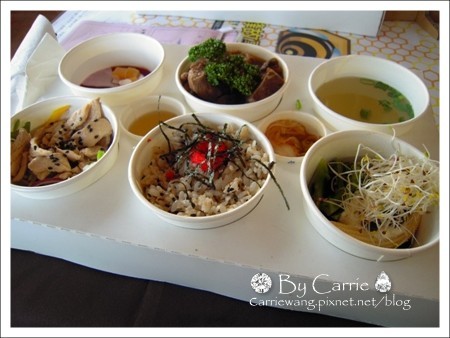 【台中旅遊】紙箱王主題餐廳．大坑店 @飛天璇的口袋