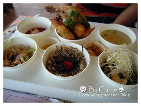 【台中旅遊】紙箱王主題餐廳．大坑店 @飛天璇的口袋