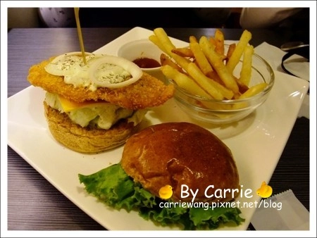 台中西區｜傻子廚房 PASH DINER．台中漢堡店元老，營業10幾年屹立不搖 @飛天璇的口袋