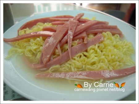 【香港美食推薦】灣仔金鳳茶餐廳v.s泰昌餅店蛋塔 @飛天璇的口袋