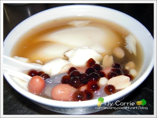 台中南區｜蔡家豆花．忠孝夜市人氣美食，可以順便點刈包 @飛天璇的口袋