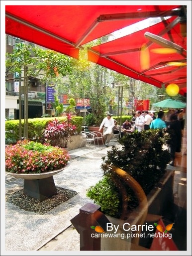 台北鼎泰豐小籠包｜米其林一顆星的台灣美食傳奇@忠孝店 @飛天璇的口袋