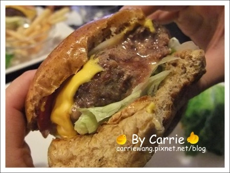 台中西區｜傻子廚房 PASH DINER．台中漢堡店元老，營業10幾年屹立不搖 @飛天璇的口袋