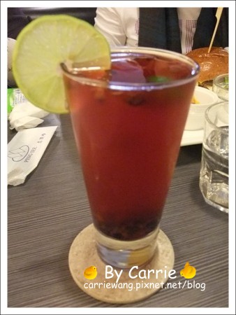 台中西區｜傻子廚房 PASH DINER．台中漢堡店元老，營業10幾年屹立不搖 @飛天璇的口袋