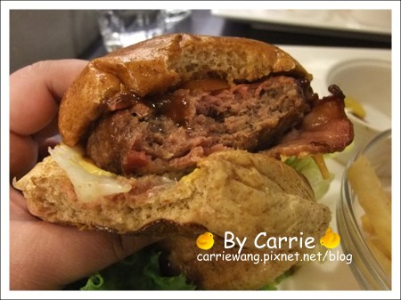 台中西區｜傻子廚房 PASH DINER．台中漢堡店元老，營業10幾年屹立不搖 @飛天璇的口袋