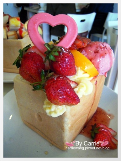 【台中蛋糕甜點】餓坐聚美味輕食套餐咖啡館．台中蜜糖吐司又一章 @飛天璇的口袋