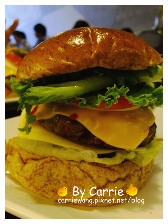 台中西區｜傻子廚房 PASH DINER．台中漢堡店元老，營業10幾年屹立不搖 @飛天璇的口袋