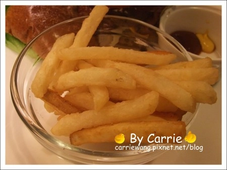 台中西區｜傻子廚房 PASH DINER．台中漢堡店元老，營業10幾年屹立不搖 @飛天璇的口袋