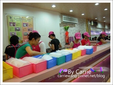 【宜蘭羅東夜市】必吃小吃美食推薦。義豐蔥油餅+阿公仔龍鳳腿+可口香碳烤+阿灶伯當歸羊肉湯+魏姐包心粉圓(一訪) @飛天璇的口袋